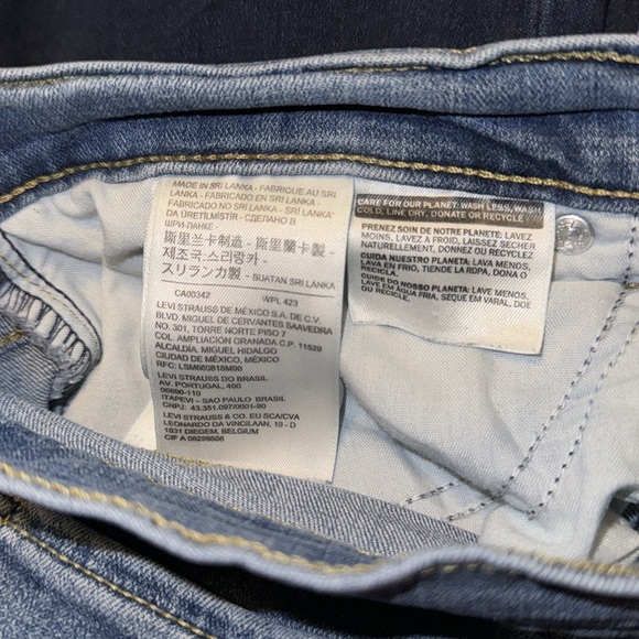 Levi’s Women’s Bootcut Jeans. 33”waist 32”Length-16M - Picture 4 of 8
